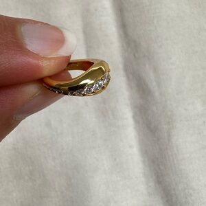 Cuchara gold ear cuff